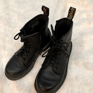 Black Dr. Martens kids size 3